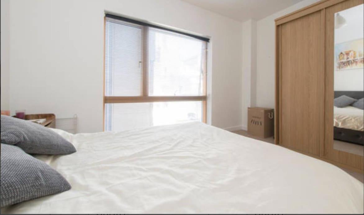 Appartement Sunny For 4 Guests, Self Check In Londres