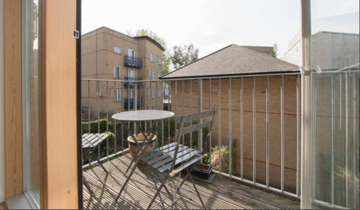 Appartement Sunny For 4 Guests, Self Check In Londres